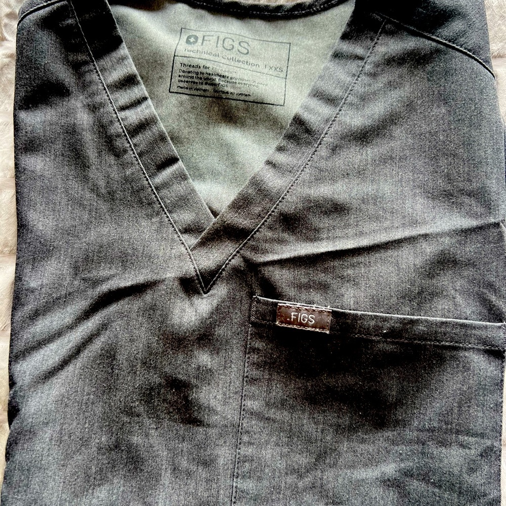 FIGS Scrub Top